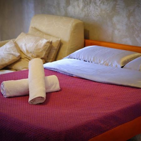 Appartamento Con Tre Camere - Zona Centrale 알레산드리아 외부 사진