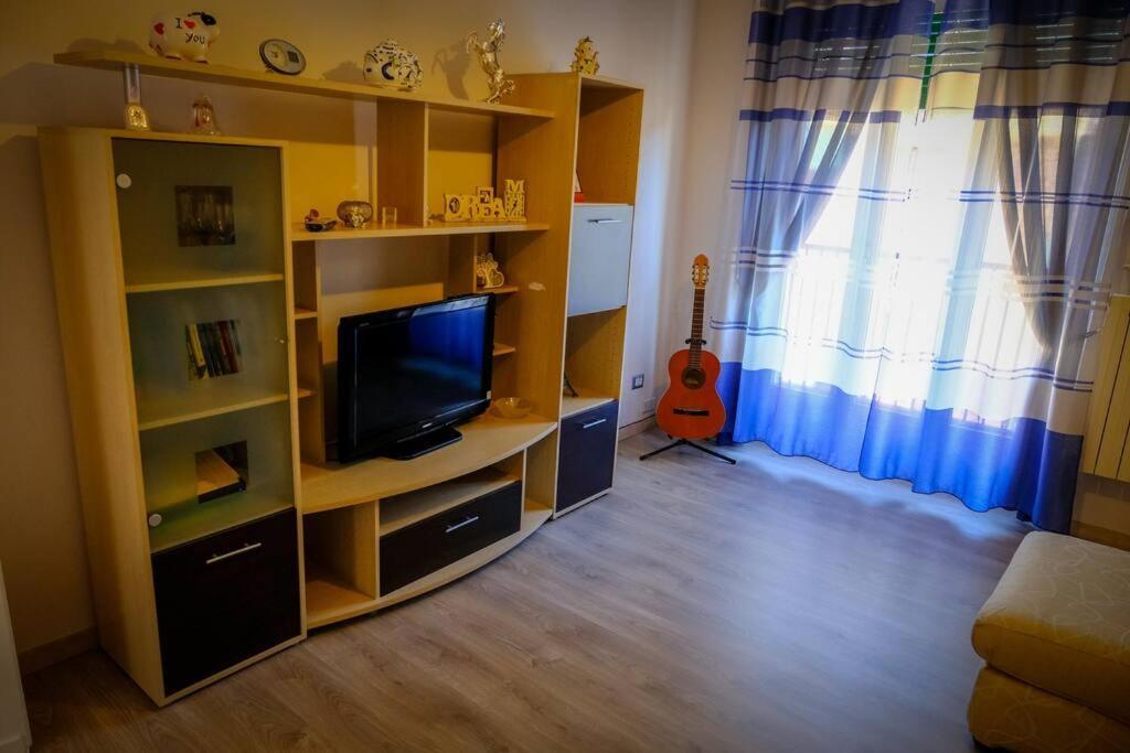Appartamento Con Tre Camere - Zona Centrale 알레산드리아 외부 사진